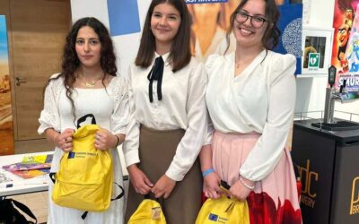 Sara Blašković i Emili Puškarić na Europskom danu jezika u Karlovcu